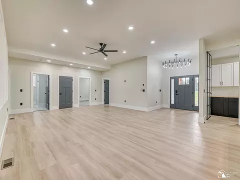 Living - 2706 S Custer, Monroe, MI 48161 photo 4 of 8