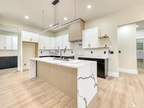 Kitchen - 2706 S Custer, Monroe, MI 48161 photo 2 of 8