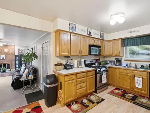 Kitchen - 27952 Thomas, Warren, MI 48092 photo 3 of 3