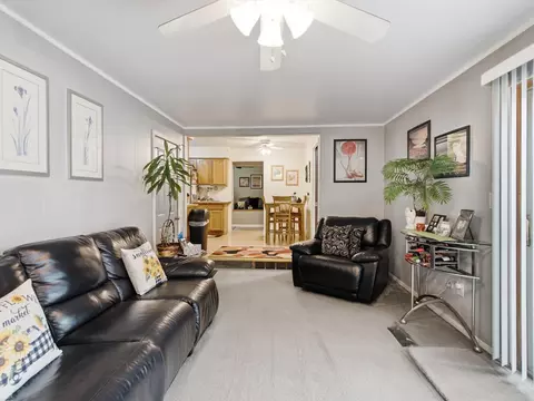 Living - 27952 Thomas, Warren, MI 48092 photo 4 of 4