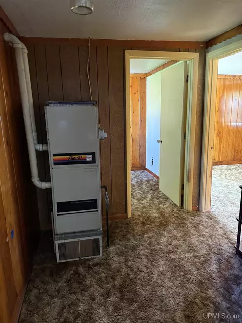 Entry Way - 522 E Varnum, Munising, MI 49862 photo 1 of 1