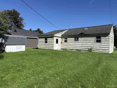 Exterior - 522 E Varnum, Munising, MI 49862 photo 3 of 5
