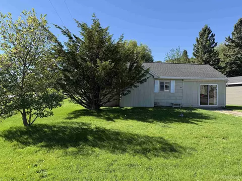 Exterior - 522 E Varnum, Munising, MI 49862 photo 2 of 5