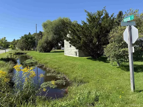 Exterior - 522 E Varnum, Munising, MI 49862 photo 5 of 5