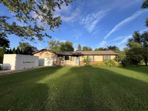 390 6th, Cedar Springs, MI 49319