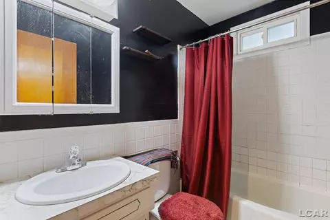 Bath - 355 Rogers, Adrian, MI 49221 photo 1 of 1