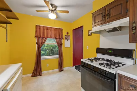Kitchen - 355 Rogers, Adrian, MI 49221 photo 4 of 7