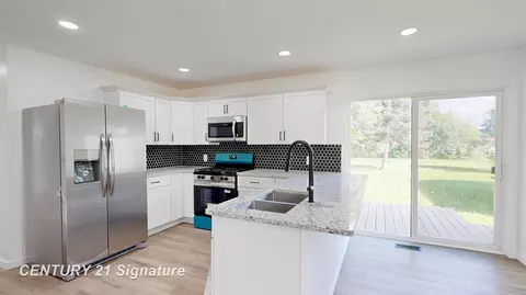 Kitchen - 1245 E Outer, Saginaw, MI 48601 photo 2 of 5
