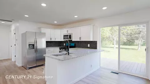 Kitchen - 1245 E Outer, Saginaw, MI 48601 photo 3 of 5