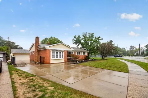 8977 Linville, Livonia, MI 48150