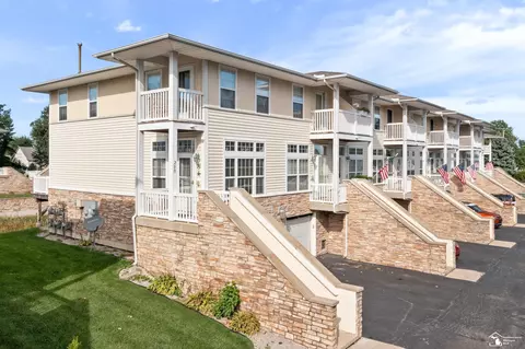 200 Beachwalk, Luna Pier, MI 48157