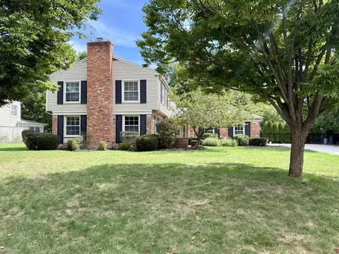 31310 Foxboro, Beverly Hills, MI 48025