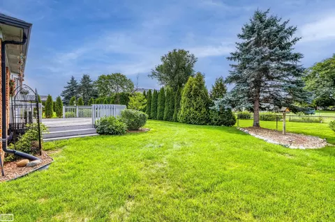 Exterior - 47788 Meadowbrook, Macomb, MI 48044 photo 5 of 12
