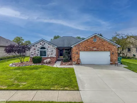 Exterior - 47788 Meadowbrook, Macomb, MI 48044 photo 4 of 12