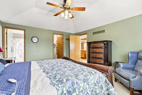 Bedroom - 47788 Meadowbrook, Macomb, MI 48044 photo 2 of 4