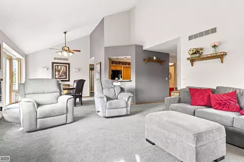 Living - 47788 Meadowbrook, Macomb, MI 48044 photo 2 of 3