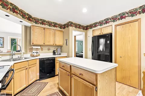 Kitchen - 47788 Meadowbrook, Macomb, MI 48044 photo 2 of 4