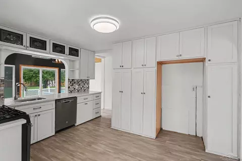 Kitchen - 113 Maple, Auburn, MI 48611 photo 2 of 3