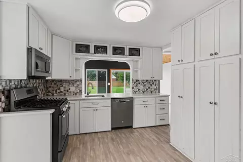 Kitchen - 113 Maple, Auburn, MI 48611 photo 3 of 3
