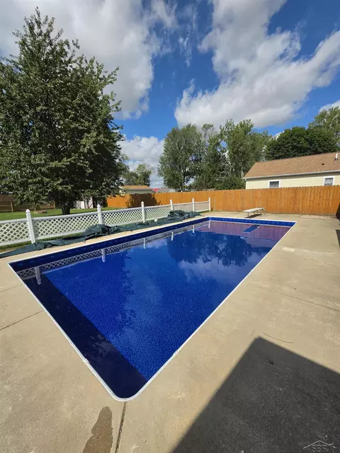 Exterior - 113 Maple, Auburn, MI 48611 photo 7 of 9