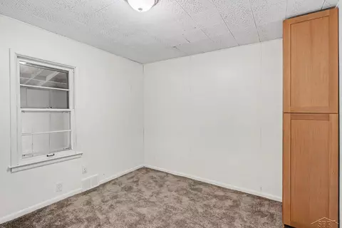 Bedroom - 113 Maple, Auburn, MI 48611 photo 2 of 8