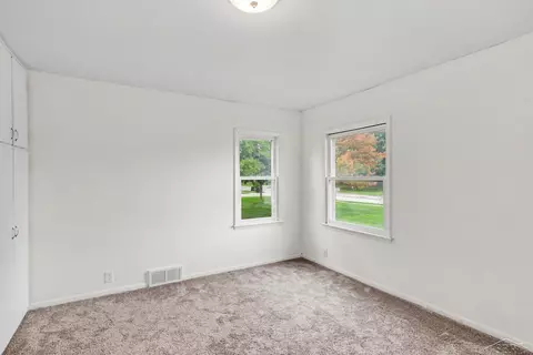 Bedroom - 113 Maple, Auburn, MI 48611 photo 7 of 8