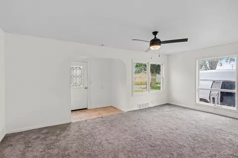 Living - 113 Maple, Auburn, MI 48611 photo 2 of 5