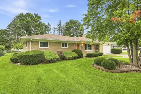 2520 Moonglow, Saginaw, MI 48603