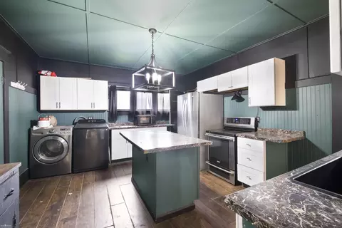 Kitchen - 830 Wilkinson, Owosso, MI 48867 photo 3 of 3