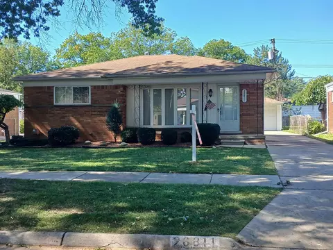 28811 Rockwood, Saint Clair Shores, MI 48081