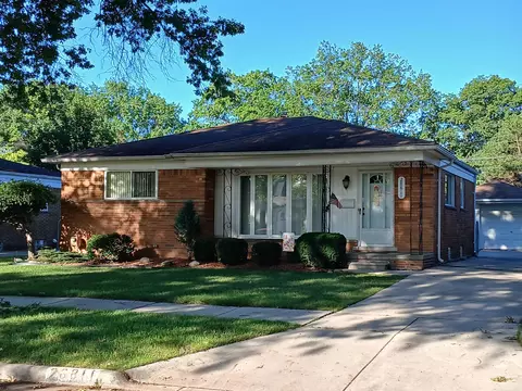 28811 Rockwood, Saint Clair Shores, MI 48081