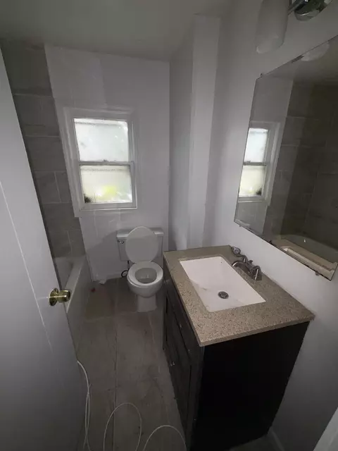 Bath - 3642 Western, Flint, MI 48506 photo 1 of 3