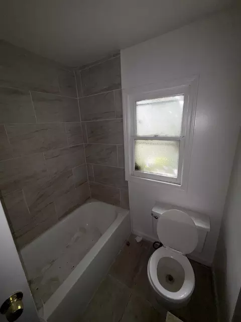 Bath - 3642 Western, Flint, MI 48506 photo 2 of 3