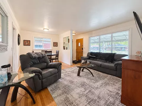Living - 5413 Fleming, Flint, MI 48504 photo 1 of 1