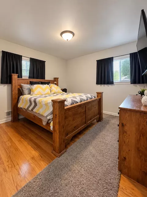 Bedroom - 5413 Fleming, Flint, MI 48504 photo 2 of 2