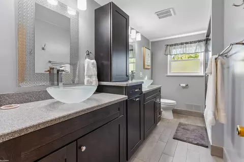 Bath - 3508 Barbara, Sterling Heights, MI 48310 photo 2 of 3