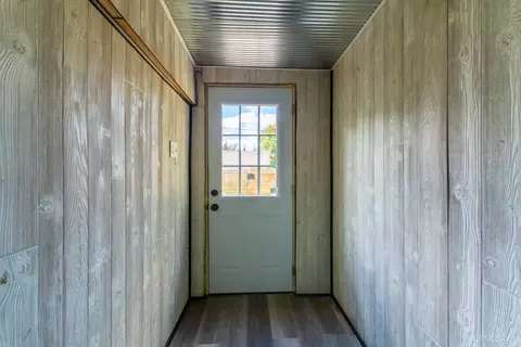 Entry Way - 603 N 6th, Ishpeming, MI 49849 photo 3 of 3