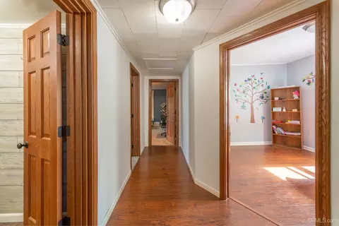 Entry Way - 603 N 6th, Ishpeming, MI 49849 photo 2 of 3