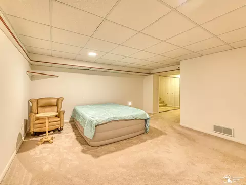 Bedroom - 66 Linswood, Monroe, MI 48162 photo 6 of 6