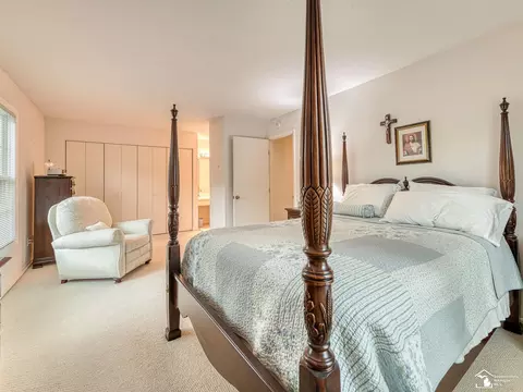 Bedroom - 66 Linswood, Monroe, MI 48162 photo 3 of 6