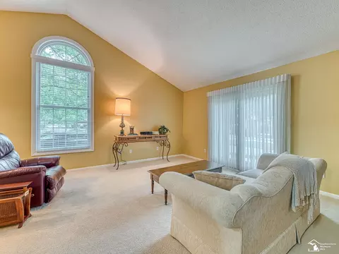 Living - 66 Linswood, Monroe, MI 48162 photo 1 of 1