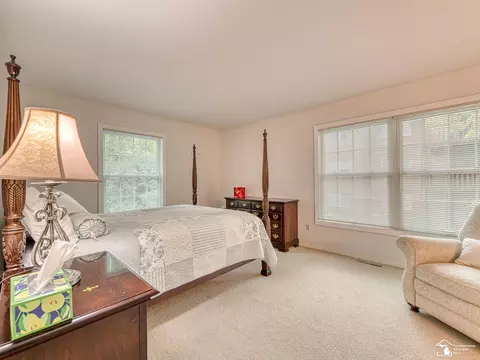 Bedroom - 66 Linswood, Monroe, MI 48162 photo 1 of 6