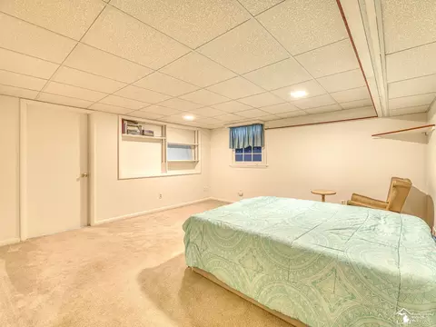 Bedroom - 66 Linswood, Monroe, MI 48162 photo 4 of 6