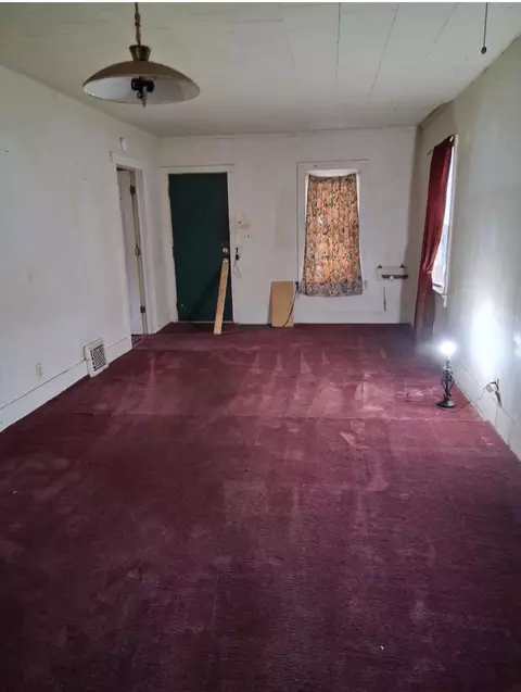 Living - 818 E Dewey, Flint, MI 48505 photo 1 of 1