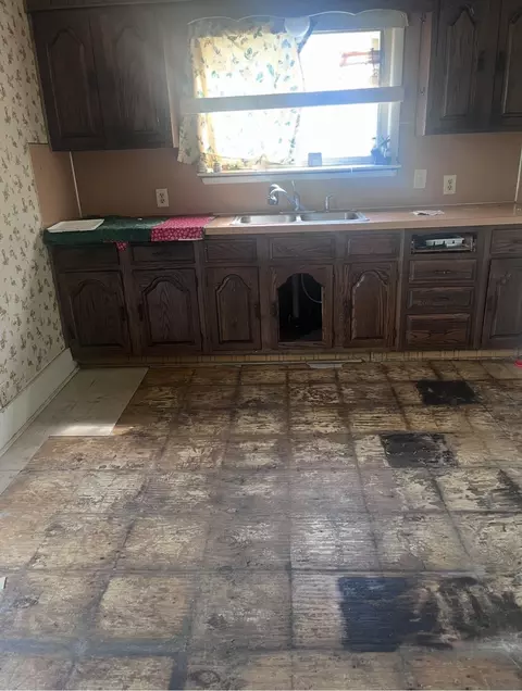 Kitchen - 818 E Dewey, Flint, MI 48505 photo 1 of 1