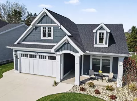 4219 Village Grn, Freeland, MI 48623