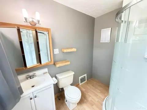 Bath - 805 N 5th, Ishpeming, MI 49849 photo 4 of 4