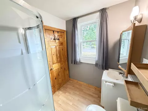 Bath - 805 N 5th, Ishpeming, MI 49849 photo 3 of 4