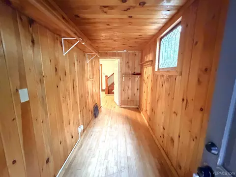 Entry Way - 805 N 5th, Ishpeming, MI 49849 photo 6 of 6