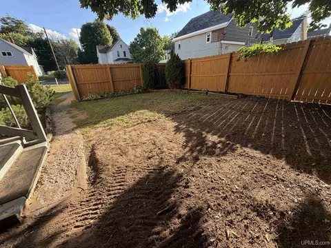 Exterior - 805 N 5th, Ishpeming, MI 49849 photo 5 of 8